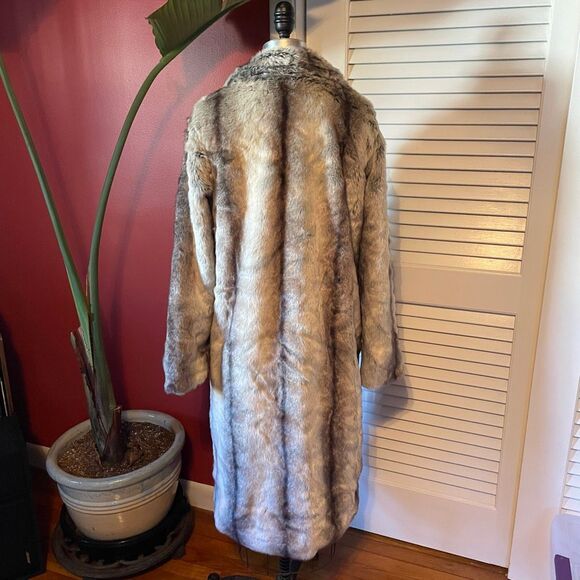 CELEBRITY FASHION | silver grey long fur like coat M NWT $119 - Picture 6 of 12